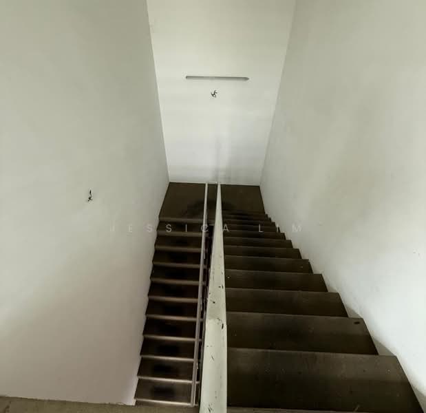 Commercial Semi-D for Rent in Bandar Bukit Raja (Klang) - Jessica Lim - Corridor - PropertyGuru.com.my