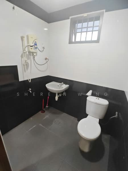 Rumah Teres 2 Tingkat untuk Dijual di Taman Desa Tebrau (Tebrau) - Shereen Wong - Bathroom - PropertyGuru.com.my