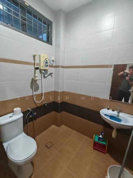 Rumah Teres 2 Tingkat untuk Dijual di Taman Desa Tebrau (Tebrau) - Shereen Wong - Bathroom - PropertyGuru.com.my