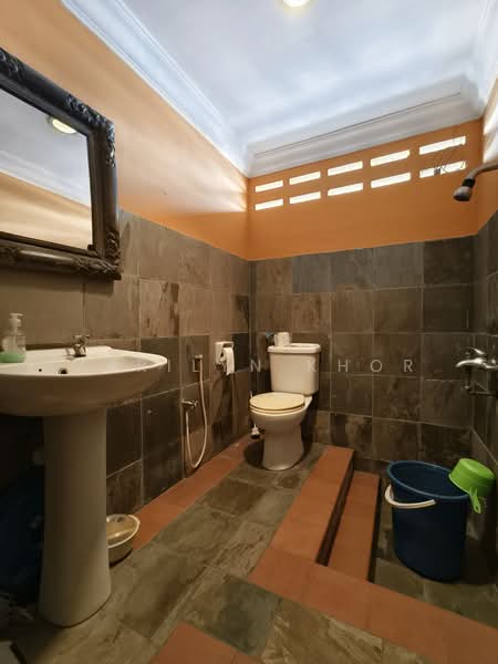 Rumah Teres 2 Tingkat untuk Dijual di Petaling Jaya (Selangor) - Marilyn Khor - Bathroom - PropertyGuru.com.my