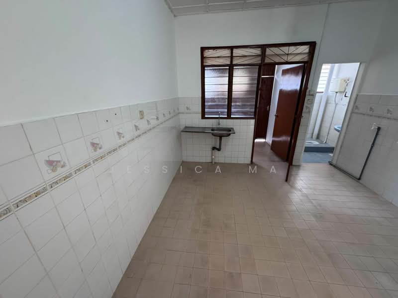 Rumah Teres untuk Disewa di Bandar Baru Permas Jaya (Permas Jaya) - Jessica Ma - Kitchen - PropertyGuru.com.my