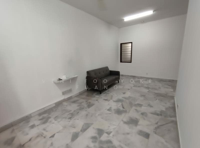Rumah Teres 1.5 Tingkat untuk Disewa di Bukit Raja (Selangor) - Veni Foo Yoke Fuang - Living Room - PropertyGuru.com.my
