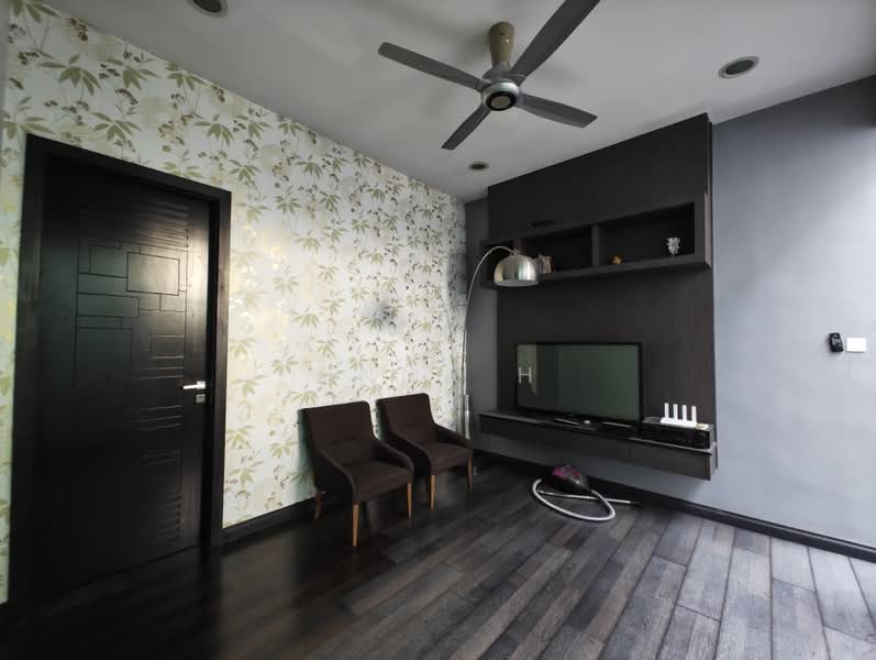 Rumah Teres untuk Dijual di Seri Kembangan (Selangor) - Anna H - Living Room - PropertyGuru.com.my