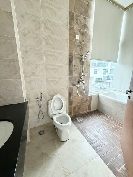 Bungalow for Sale in Straits View (Johor Bahru) - Yik Tat - PropertyGuru.com.my
