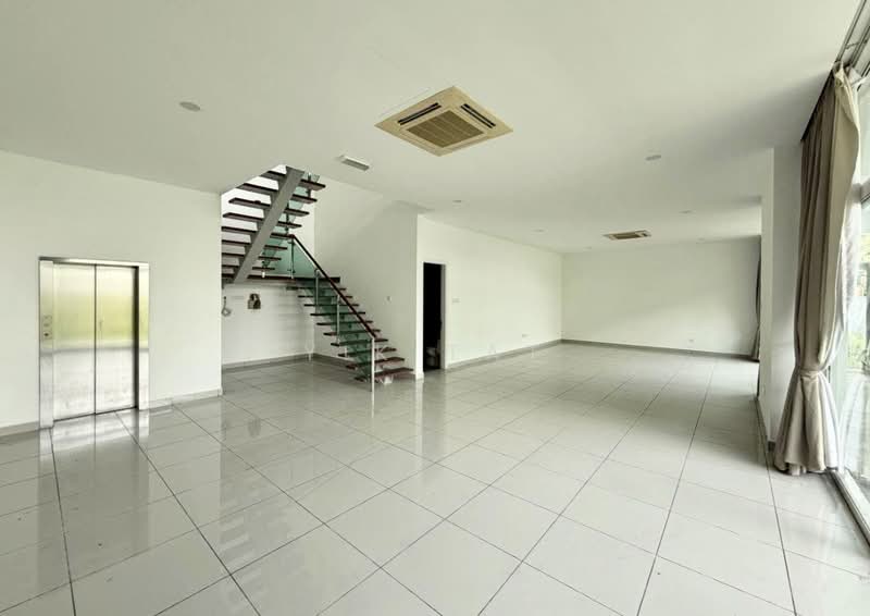 Bungalow House for Sale in Straits View (Johor Bahru) - Yik Tat - PropertyGuru.com.my