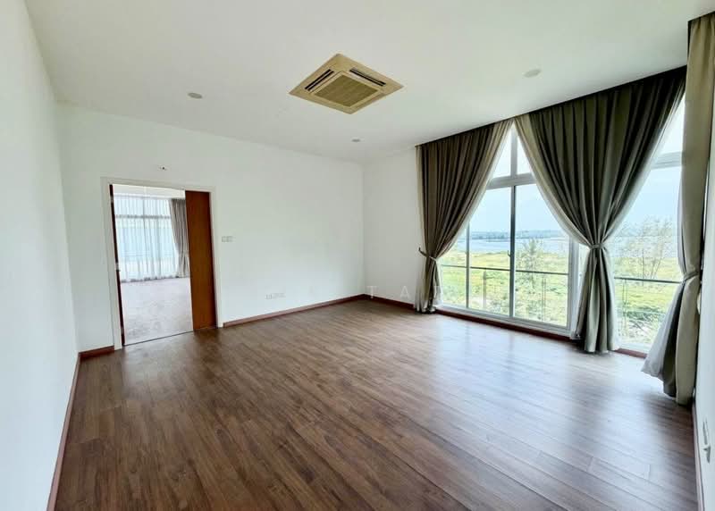 Bungalow House for Sale in Straits View (Johor Bahru) - Yik Tat - PropertyGuru.com.my