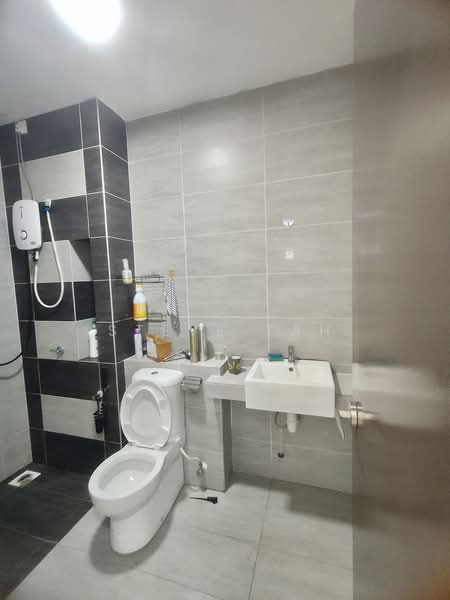 Service Residence for Rent at 8Scape Residence @ Sutera - Steve Tah - Bathroom - PropertyGuru.com.my