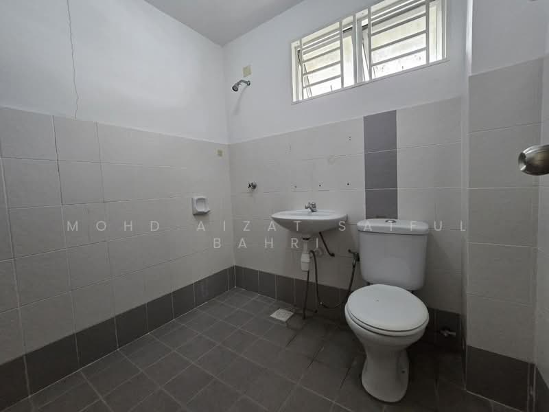2-storey Terraced House for Sale in Bandar Teknologi Kajang (Kajang) - Mohd Aizat Saiful Bahri - Bathroom - PropertyGuru.com.my