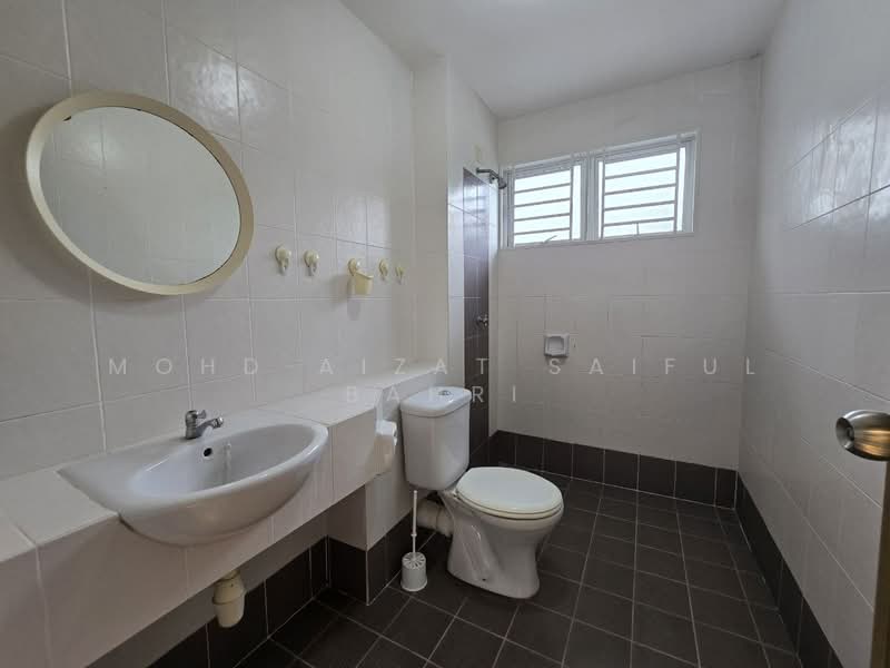 2-storey Terraced House for Sale in Bandar Teknologi Kajang (Kajang) - Mohd Aizat Saiful Bahri - Bathroom - PropertyGuru.com.my