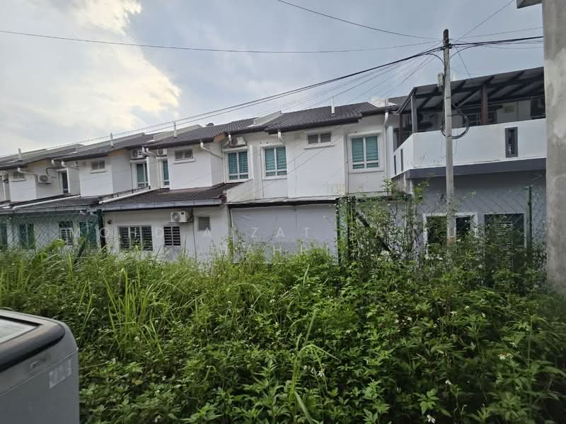 2-storey Terraced House for Sale in Bandar Teknologi Kajang (Kajang) - Mohd Aizat Saiful Bahri - Exterior - PropertyGuru.com.my