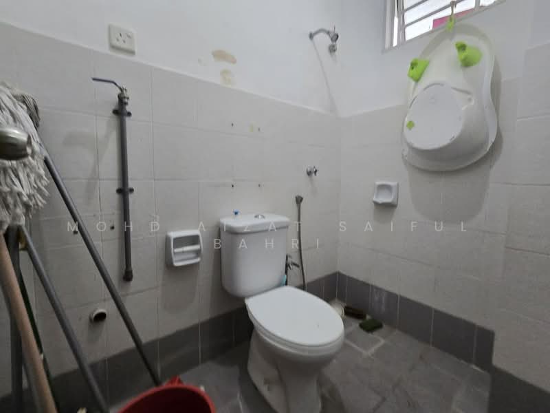 2-storey Terraced House for Sale in Bandar Teknologi Kajang (Kajang) - Mohd Aizat Saiful Bahri - Bathroom - PropertyGuru.com.my