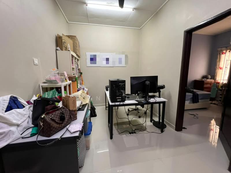 2-storey Terraced House for Sale in Bandar Kinrara Seksyen 1 (Bandar Kinrara) - Kent Lai - Study - PropertyGuru.com.my