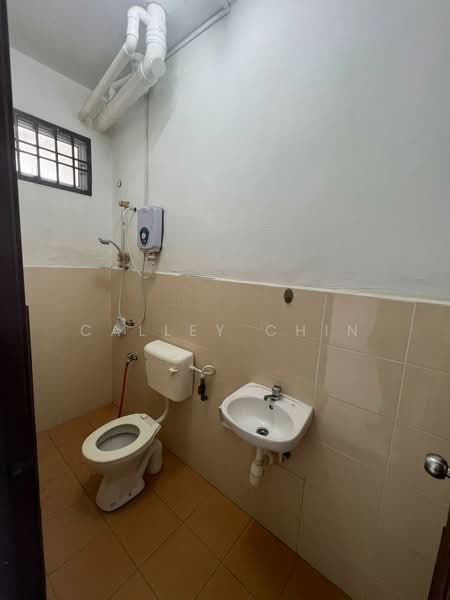 Pangsapuri untuk Dijual di Permas Sentral, Permas Jaya - Calley Chin - Bathroom - PropertyGuru.com.my