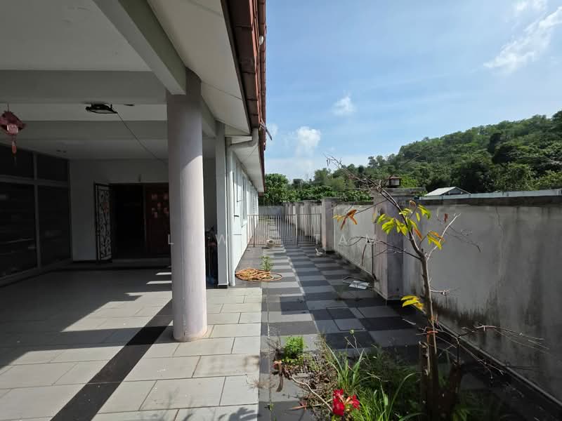 Rumah Banglo untuk Dijual di Bandar Country Homes (Rawang) - Lewis Tam - Exterior - PropertyGuru.com.my