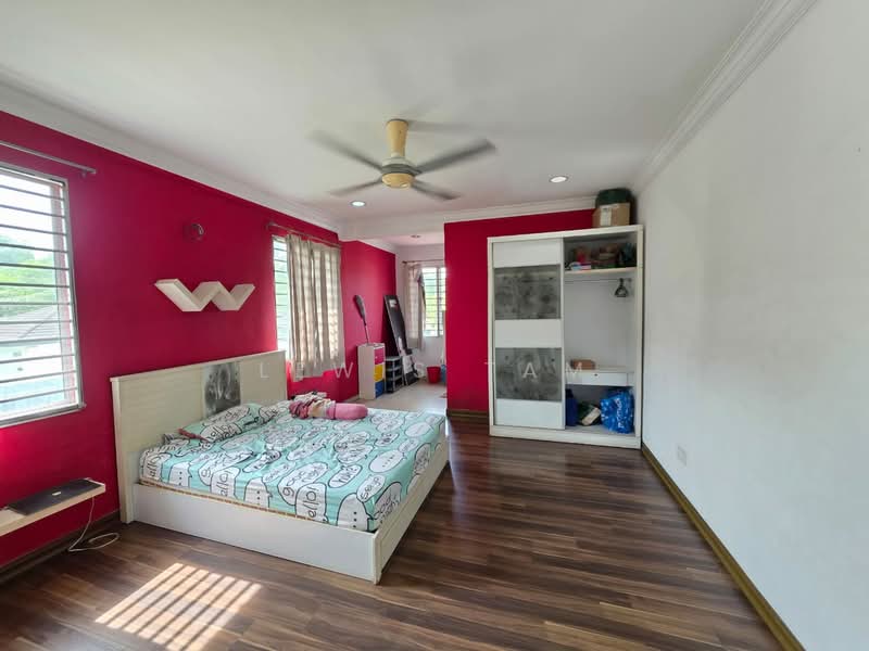 Rumah Banglo untuk Dijual di Bandar Country Homes (Rawang) - Lewis Tam - Bedroom - PropertyGuru.com.my