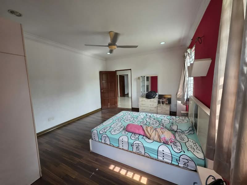 Rumah Banglo untuk Dijual di Bandar Country Homes (Rawang) - Lewis Tam - Bedroom - PropertyGuru.com.my