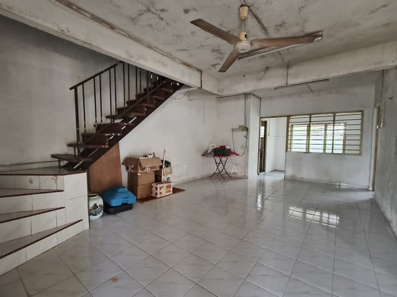 Rumah Teres 2 Tingkat untuk Dijual di Taman Bukit Bentong (Bentong) - Kent Lau - Living Room - PropertyGuru.com.my
