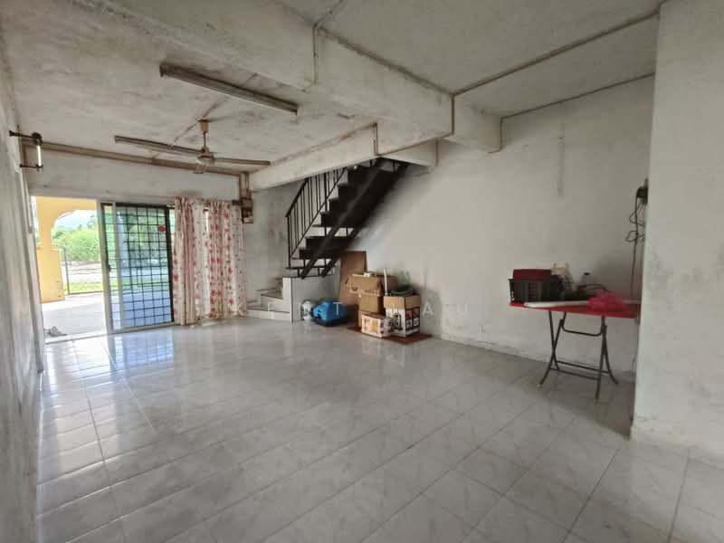 Rumah Teres 2 Tingkat untuk Dijual di Taman Bukit Bentong (Bentong) - Kent Lau - Living Room - PropertyGuru.com.my