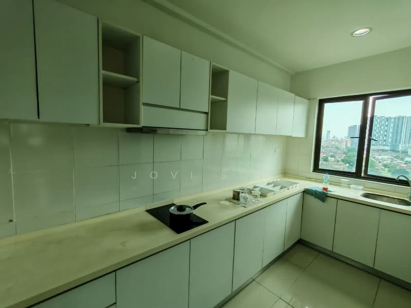 Servis Apartment untuk Disewa di Hedgeford 10 Residences - Jovi Soh - Kitchen - PropertyGuru.com.my