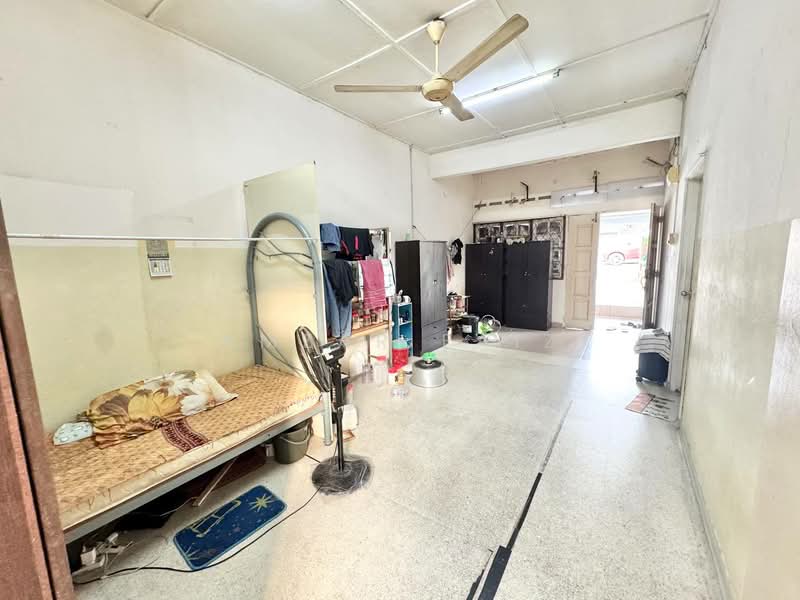 1-storey Terraced House for Sale in Seksyen 2 (Shah Alam) - Amzar Faiz - PropertyGuru.com.my