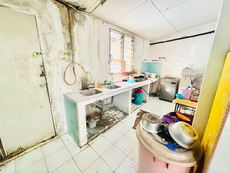 1-storey Terraced House for Sale in Seksyen 2 (Shah Alam) - Amzar Faiz - PropertyGuru.com.my