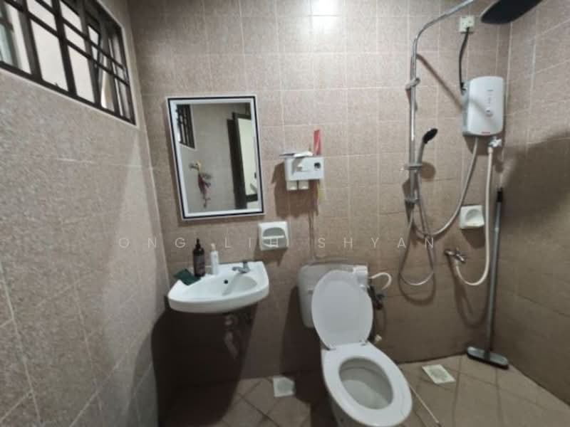 1-storey Terraced House for Sale in Taman Nusa Jaya Mas (Iskandar Puteri (Nusajaya)) - Ong Lih Shyan - Bathroom - PropertyGuru.com.my