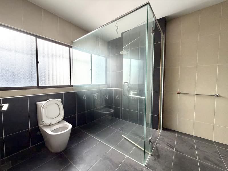 Semi-Detached House for Sale in Jade Hills (Kajang) - Anna H - Bathroom - PropertyGuru.com.my