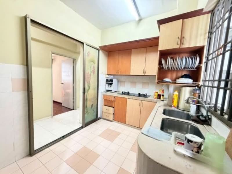 Apartment for Sale at Sri Impian Apartment - Ong Lih Shyan - Kitchen - PropertyGuru.com.my