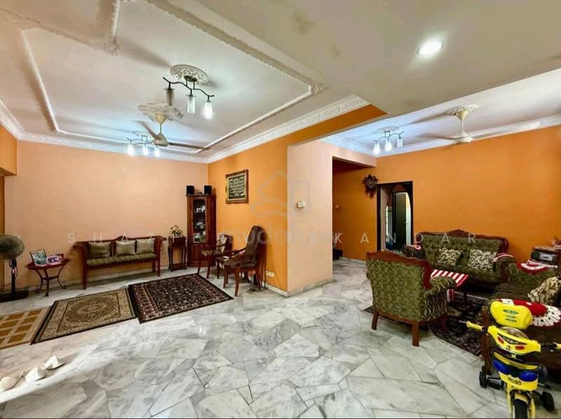 Rumah Teres 2 Tingkat untuk Dijual di Usj 11 (Subang Jaya) - Shaziery Iskandar - Living Room - PropertyGuru.com.my