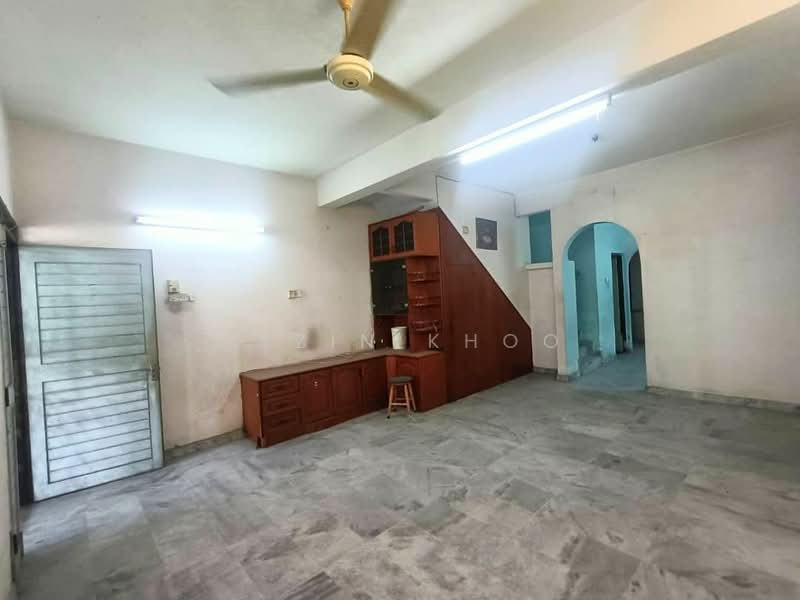 2-storey Terraced House for Rent in Taman Pengkalan Barat (Ipoh) - Qazin Khoo - Living Room - PropertyGuru.com.my