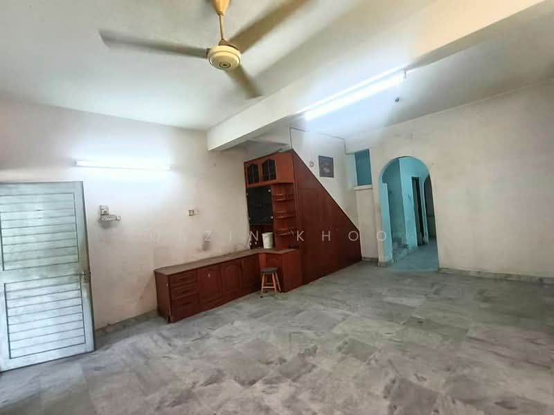 2-storey Terraced House for Rent in Taman Pengkalan Barat (Ipoh) - Qazin Khoo - Living Room - PropertyGuru.com.my