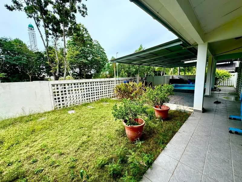 2-storey Terraced House for Sale in Shah Alam (Selangor) - Hazwan Hilmi - Garden - PropertyGuru.com.my