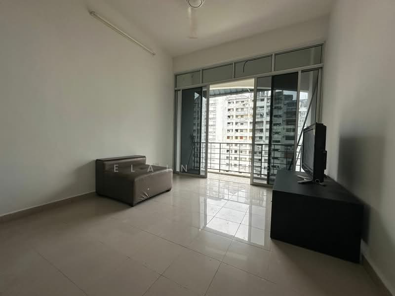Pangsapuri untuk Dijual di Desa Bukit Dumbar - Elaine Lee - Living Room - PropertyGuru.com.my