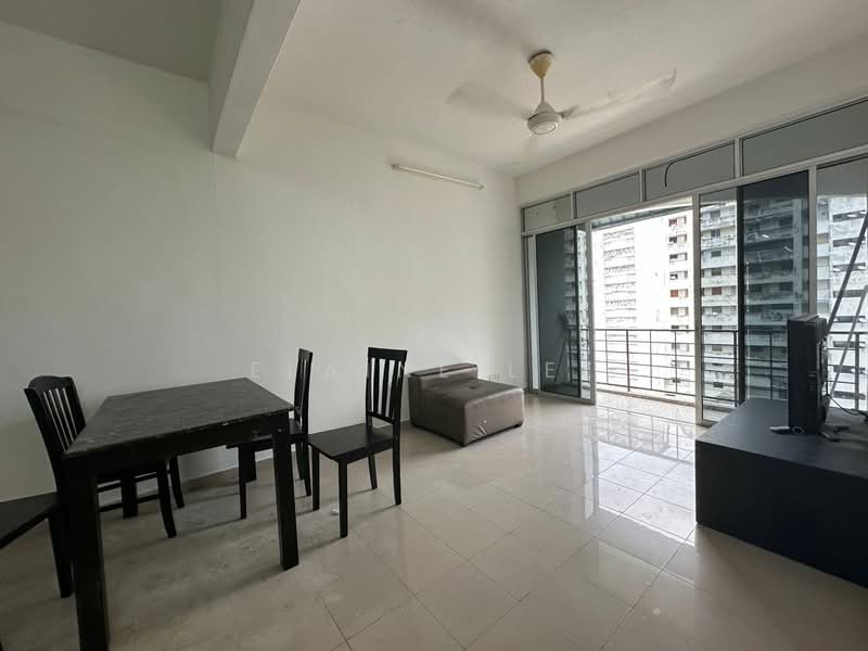 Pangsapuri untuk Dijual di Desa Bukit Dumbar - Elaine Lee - Living Room - PropertyGuru.com.my