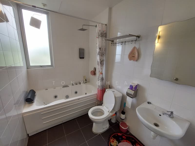 Kondominium untuk Dijual di Boulevard Condominium (BLVD) - Tony Cheah - Bathroom - PropertyGuru.com.my