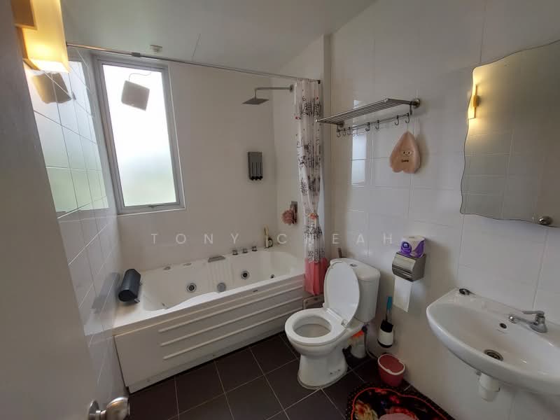 Kondominium untuk Dijual di Boulevard Condominium (BLVD) - Tony Cheah - Bathroom - PropertyGuru.com.my