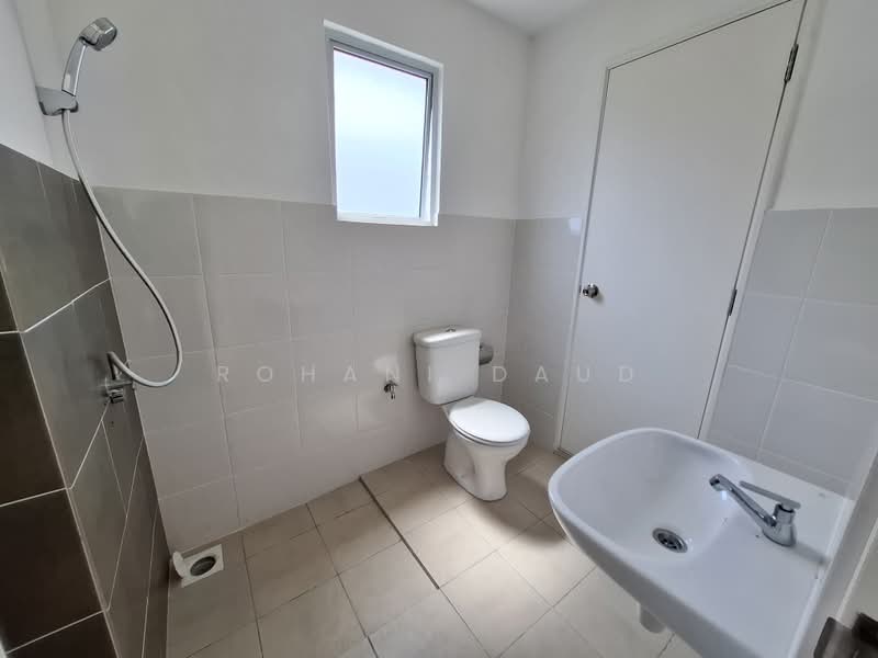 2-storey Terraced House for Rent in Iringan Bayu (Seremban) - Rohani Daud - Bathroom - PropertyGuru.com.my