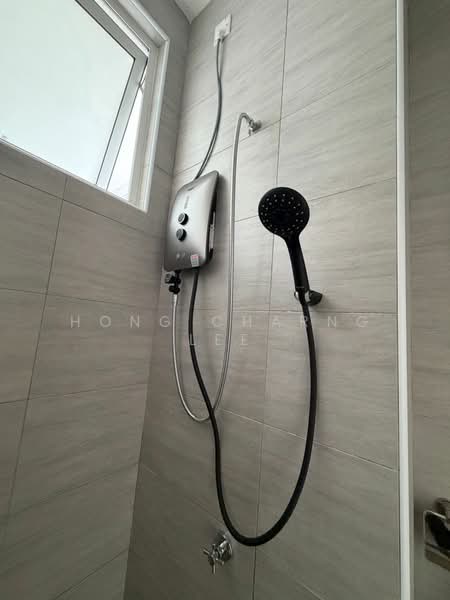 Servis Apartment untuk Disewa di THE SENAI GARDEN (PANGSAPURI IMPIAN SENAI) - Hong Charng Lee - Bathroom - PropertyGuru.com.my