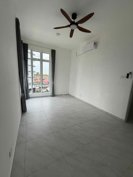 Servis Apartment untuk Disewa di THE SENAI GARDEN (PANGSAPURI IMPIAN SENAI) - Hong Charng Lee - Living Room - PropertyGuru.com.my