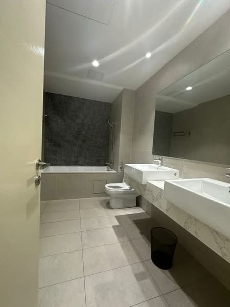Servis Apartment untuk Disewa di Ooak Suites @ Kiara 163 - Jennifer Tee - Bathroom - PropertyGuru.com.my