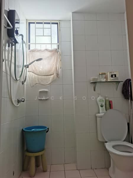 Kondominium untuk Dijual di Glen View Villa - Jack Soo - Bathroom - PropertyGuru.com.my
