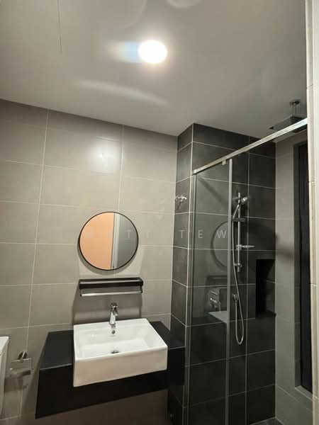 Servis Apartment untuk Disewa di Sunway Belfield - Matt Tew - Bathroom - PropertyGuru.com.my