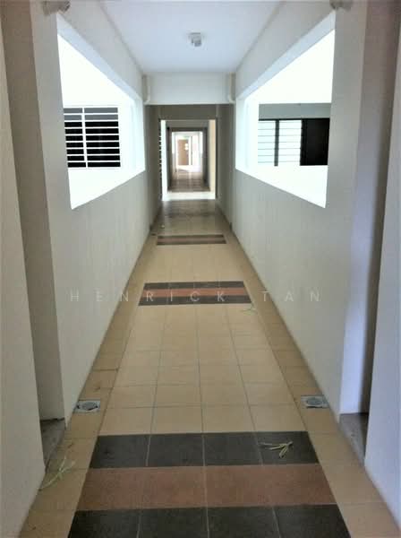 Pangsapuri untuk Disewa di Akasia Apartment - Henrick Tan - Corridor - PropertyGuru.com.my