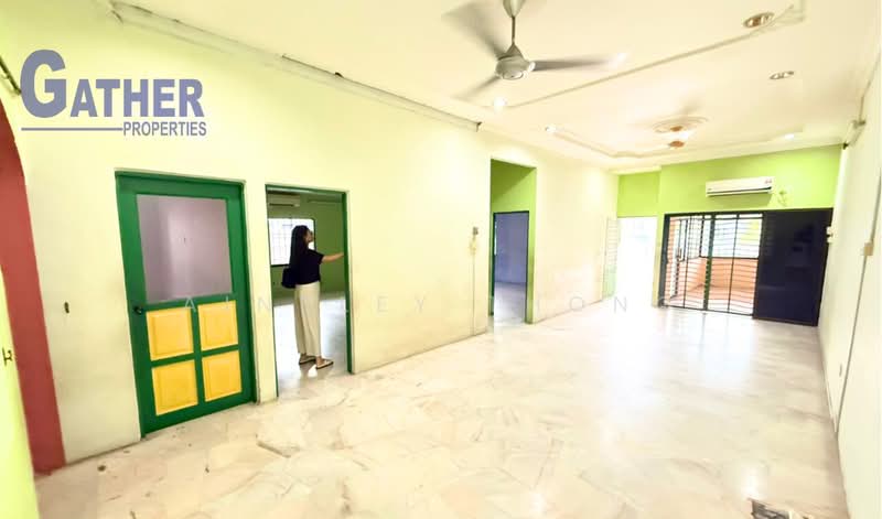 Rumah Berkembar untuk Dijual di Ipoh (Perak) - Ainsley Thong - Living Room - PropertyGuru.com.my