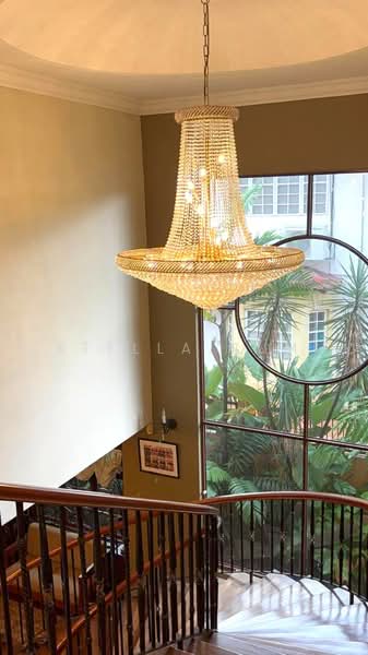 Bungalow House for Sale in Usj 5 (Subang Jaya) - Stella Sum - Elegant Landingwith Statement Chandelier - PropertyGuru.com.my