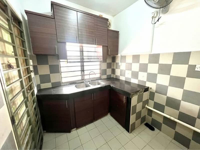 Terraced House for Sale in Puchong (Selangor) - Wilson . - Kitchen - PropertyGuru.com.my