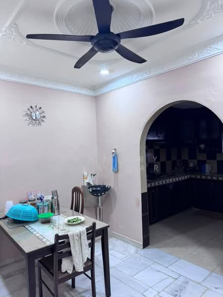Rumah Teres 2 Tingkat untuk Dijual di Putra Permai (Subang Jaya) - Shaziery Iskandar - Kitchen - PropertyGuru.com.my