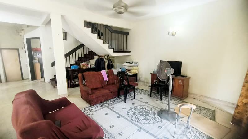 2-storey Terraced House for Sale in SS14 (Subang Jaya) - Ishak Bin Ismail - Living Room - PropertyGuru.com.my