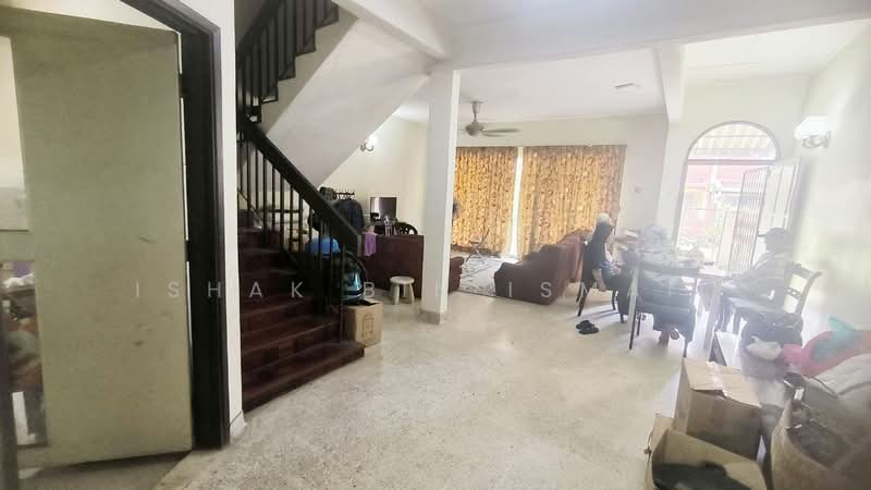 2-storey Terraced House for Sale in SS14 (Subang Jaya) - Ishak Bin Ismail - Living Room - PropertyGuru.com.my
