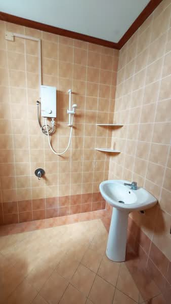 Rumah Banglo untuk Dijual di Batu Ferringhi (Penang) - Caryn Hum - Bathroom - PropertyGuru.com.my